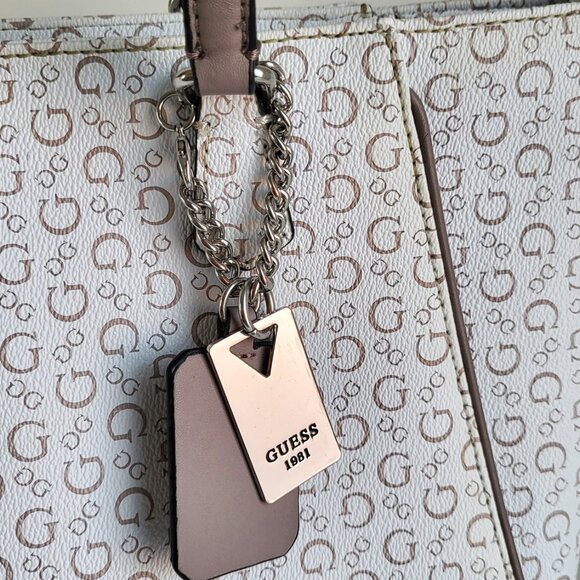 GUESS Logo Print Tote Bag - Picture 3 of 9